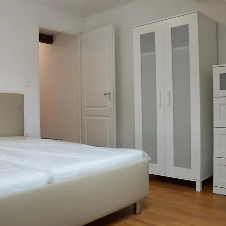 Haus Im Zentrum M - 3 Schlafzimmer Lejlighed Szombathely